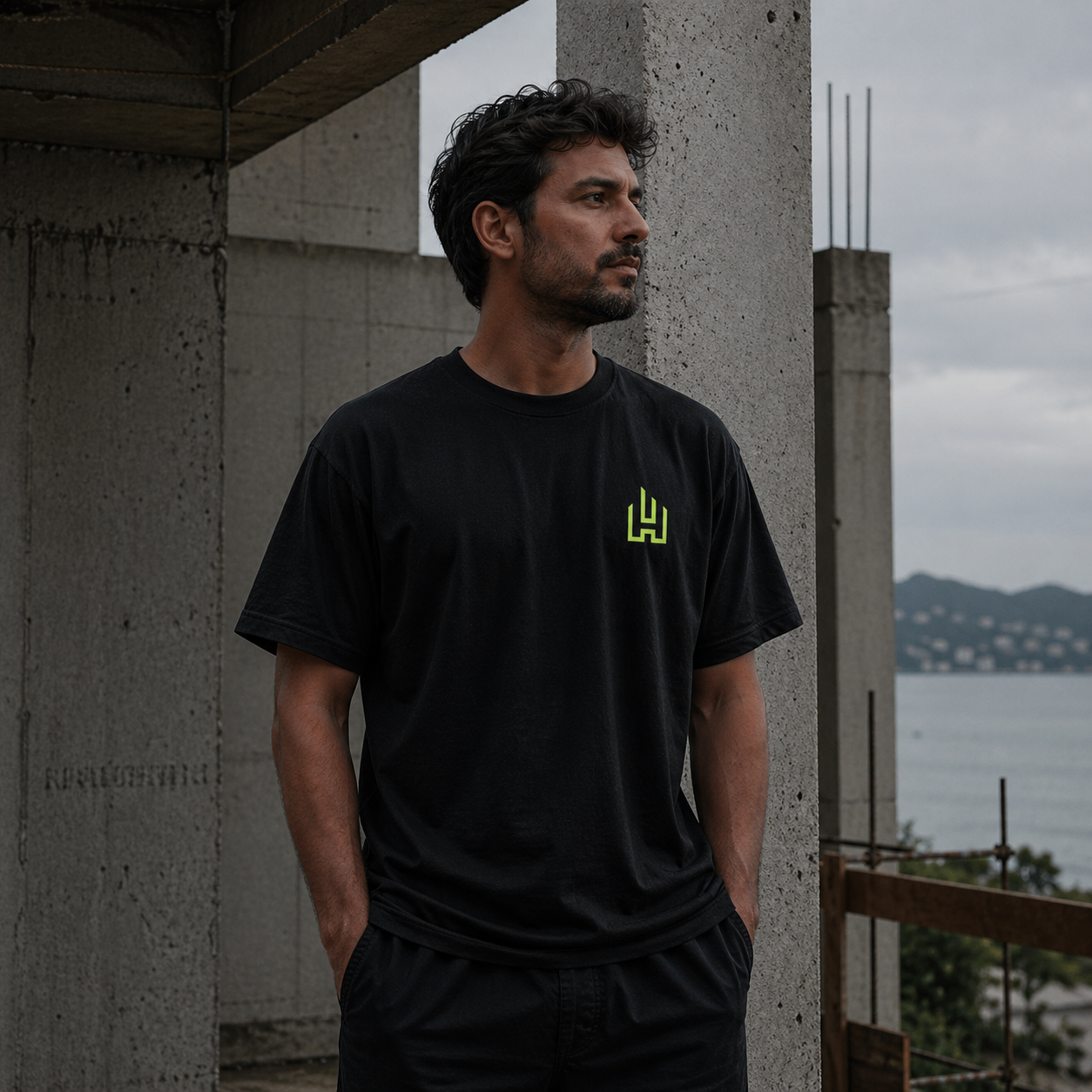 Camiseta masculina preta · frente